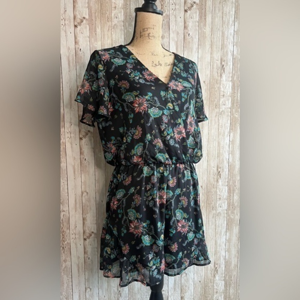 🐺Xhilaration Floral Black Shorts Romper